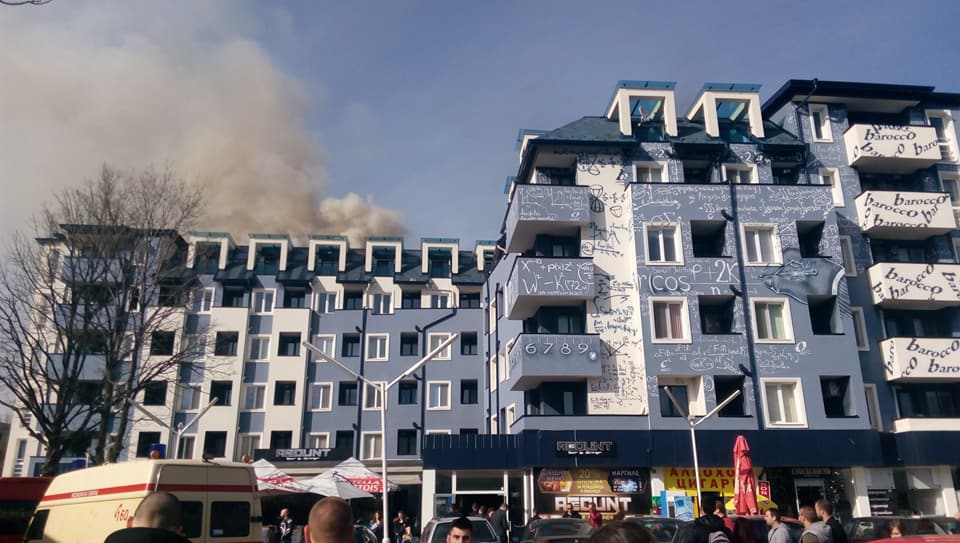 Извънредно и първо в БЛИЦ! Огнен ад в "Студентски град" в София, има пострадал полицай (СНИМКИ/ВИДЕО)