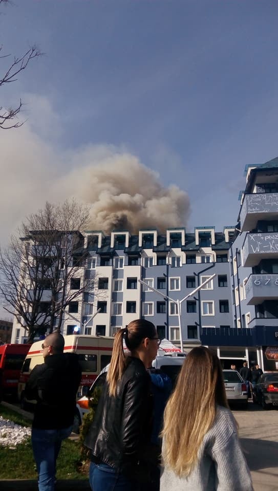 Извънредно и първо в БЛИЦ! Огнен ад в "Студентски град" в София, има пострадал полицай (СНИМКИ/ВИДЕО)