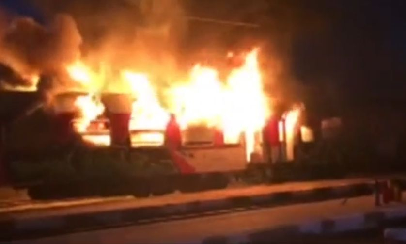 Пътници от горящия влак: За секунди прозорците почнаха да капят, имаше взрив, мрежата се разкъса като ластик 