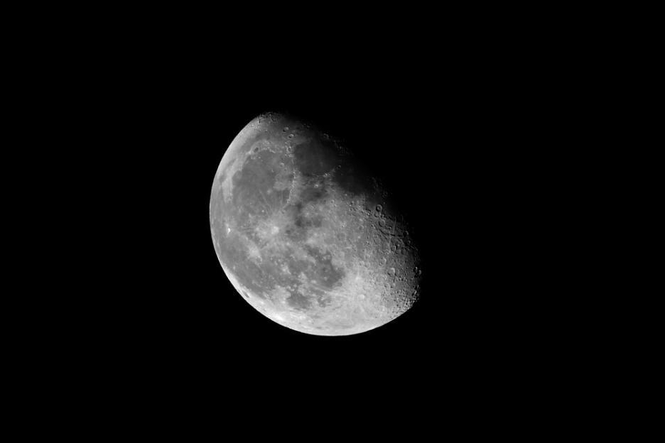 31 март 1966 г. - Изстрелян е съветският Луна 10: първият апарат, влязъл в орбита около Луната