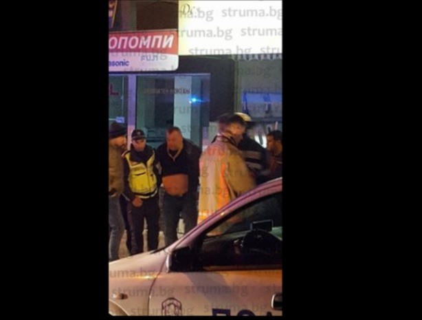 Бизнесмен набил пожарникар при огнения ад в Сандански