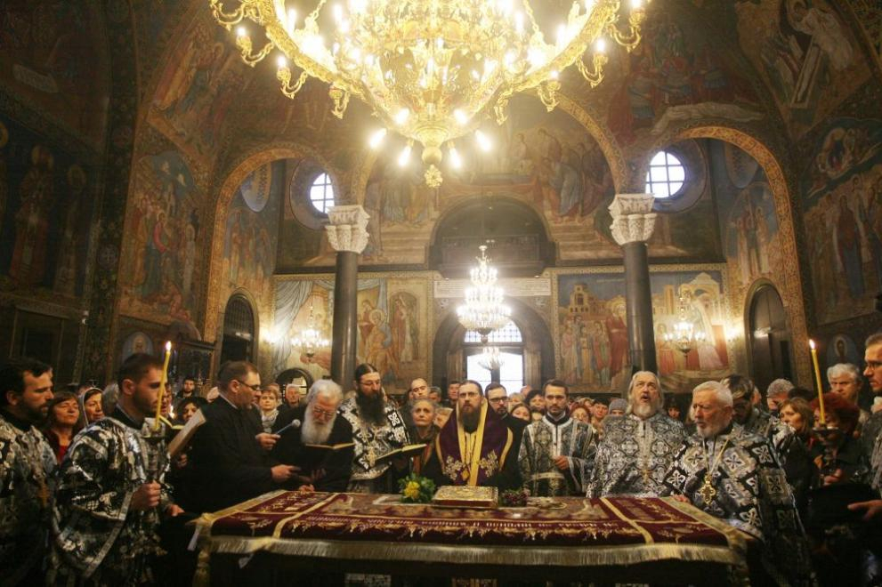 Патриарх Неофит оглави вечерната служба на Разпети петък (СНИМКИ/ВИДЕО)