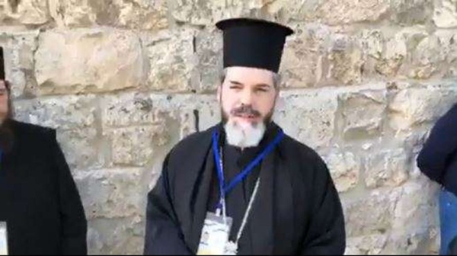 На живо от Божи гроб: Вижте как българската делегация чака Благодатния огън (ВИДЕО)