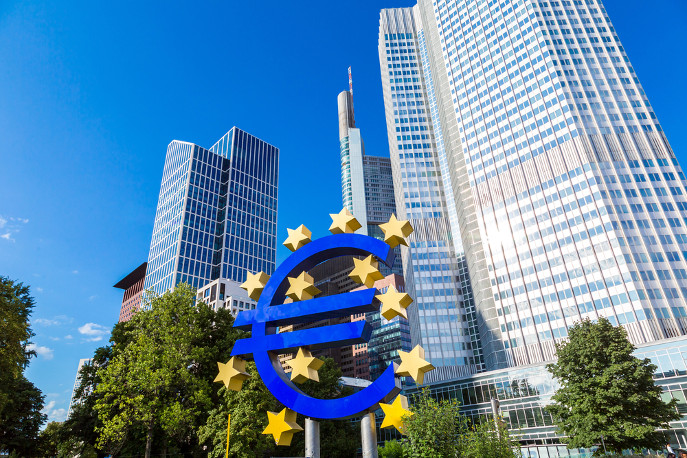 ЕЦБ: Страховете от търговска война вече вредят на икономиката
