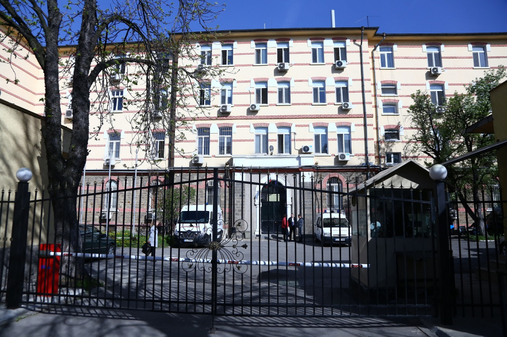 Жена се опита да внесе наркотици в Софийския затвор и сега ще съжалява