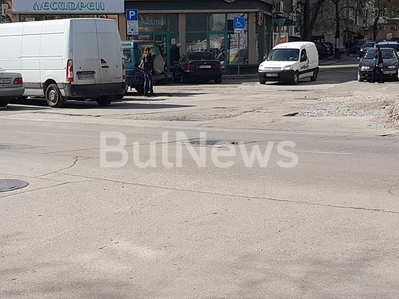 Взривиха бомба с болтове насред центъра на Враца (СНИМКИ)