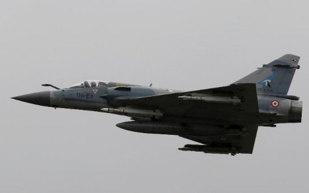 Приятелски огън: Преди щурма срещу Асад френски изтребител Mirage 2000D бомбардира завод във Франция (ВИДЕО)