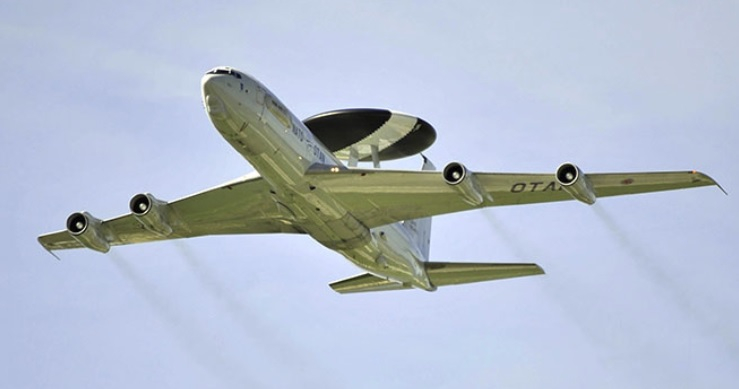 Първи знак за атака: Самолет на НАТО AWACS започна разузнаване край границите на Сирия