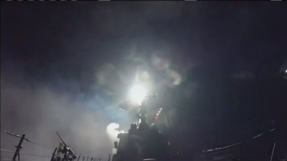 Извънредно в БЛИЦ! Войната започна: САЩ, Франция и Великобритания нанесоха въздушни удари по Сирия 