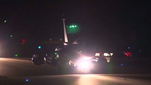 Макрон показа как френските военни самолети „Рафал” излитат за ударите по Сирия (ВИДЕО)