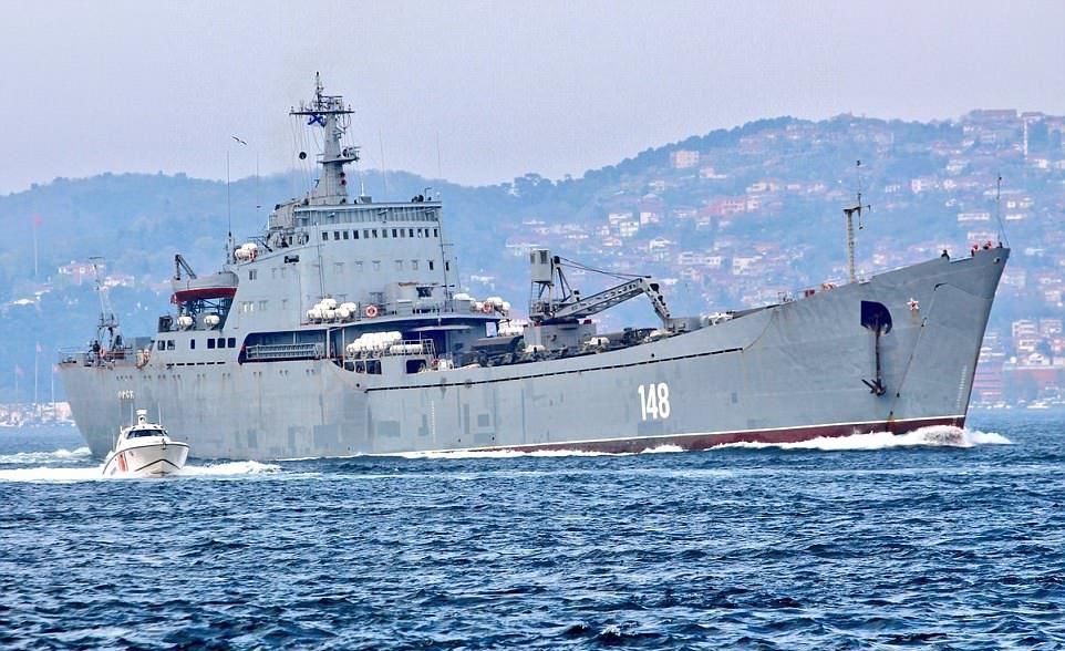 "Дейли мейл": Подготвя ли се отговор? Руски военни кораби, натоварени с военна техника се насочват към Сирия (СНИМКИ)