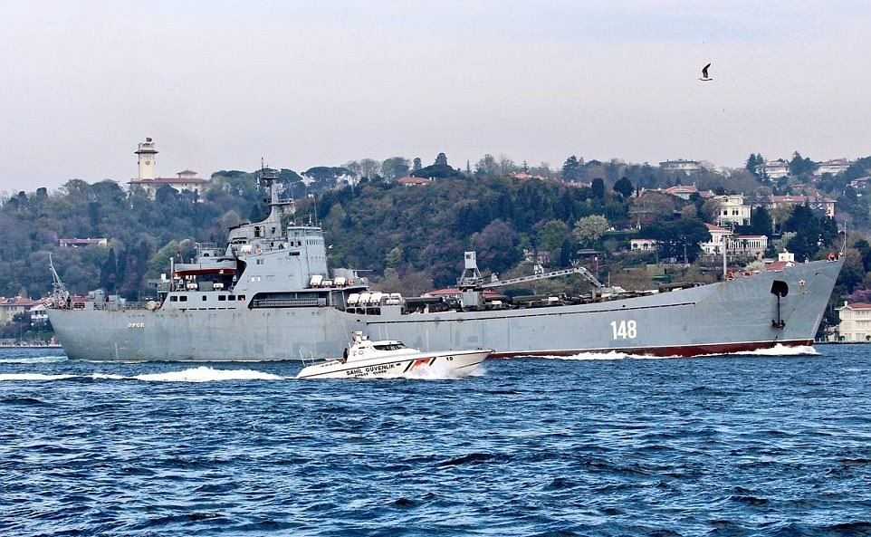"Дейли мейл": Подготвя ли се отговор? Руски военни кораби, натоварени с военна техника се насочват към Сирия (СНИМКИ)