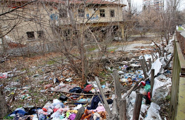 10-те символа на Пловдив, които потънаха в разруха и забвение (СНИМКИ)