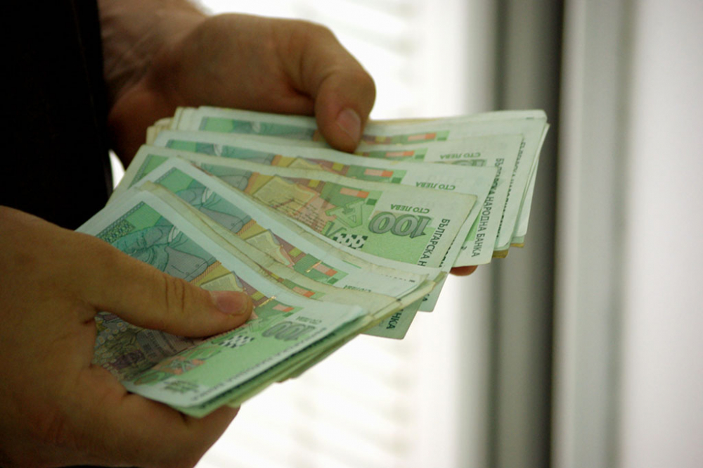 Важна новина за доходите на всички българи! Ето как ще се вдига минималната работна заплата  до 2021 година