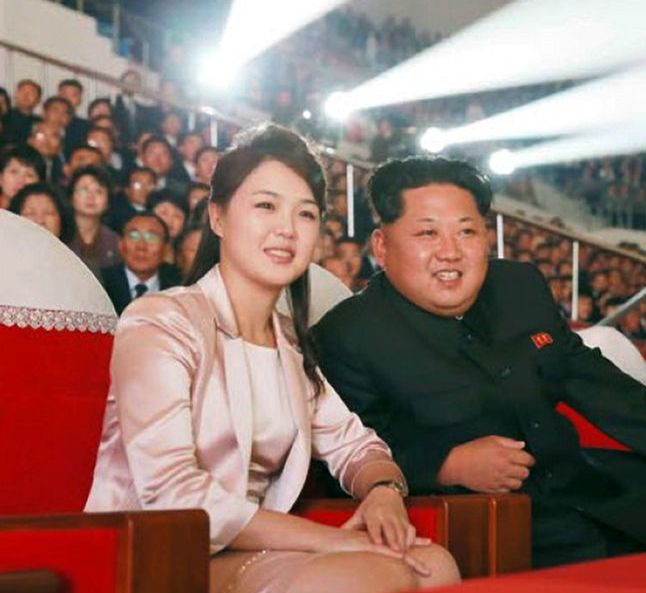 Травма от детството и срещата с Тръмп подтикнали Ким Чен-ун да направи нещо историческо с жена си (СНИМКИ/ВИДЕО)