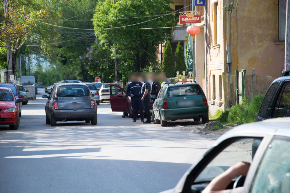 Инцидент на зеленчуковия пазар в Ботевград, полиция и линейка летят към района 
