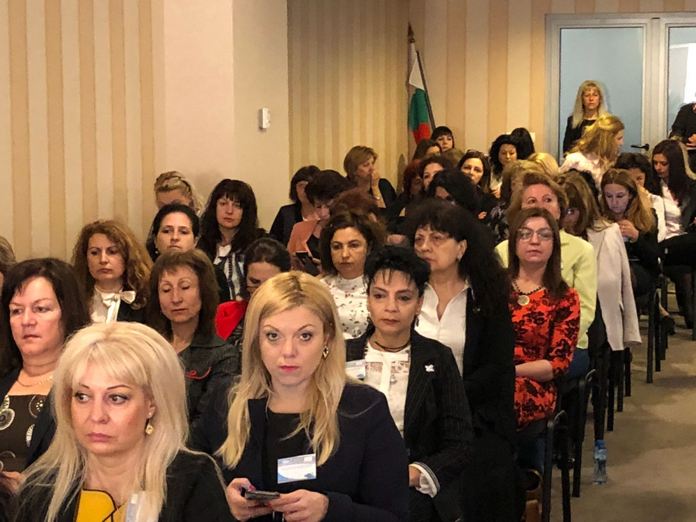 Пред куп жени Цветанов призова да… (СНИМКИ)