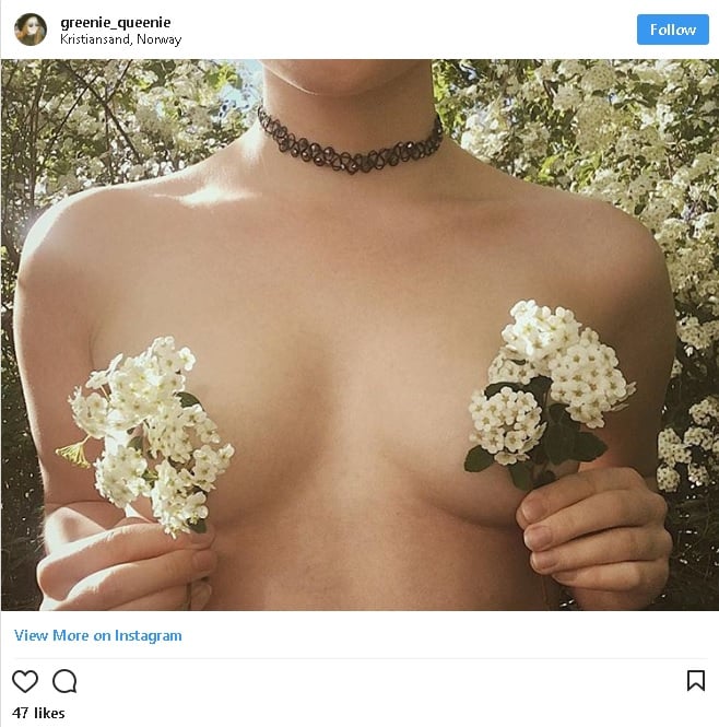 Нова гола мода "Цветя върху гърдите" трупа популярност в мрежата (СНИМКИ 18+)