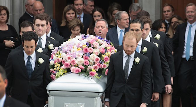 Погребаха Барбара Буш с големи почести, четирима президенти се сбогуваха с нея (СНИМКИ)