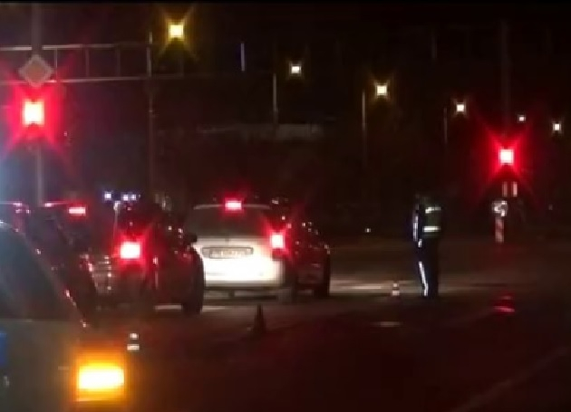 СИГНАЛ ДО БЛИЦ: Линейка и такси се удариха в центъра на София