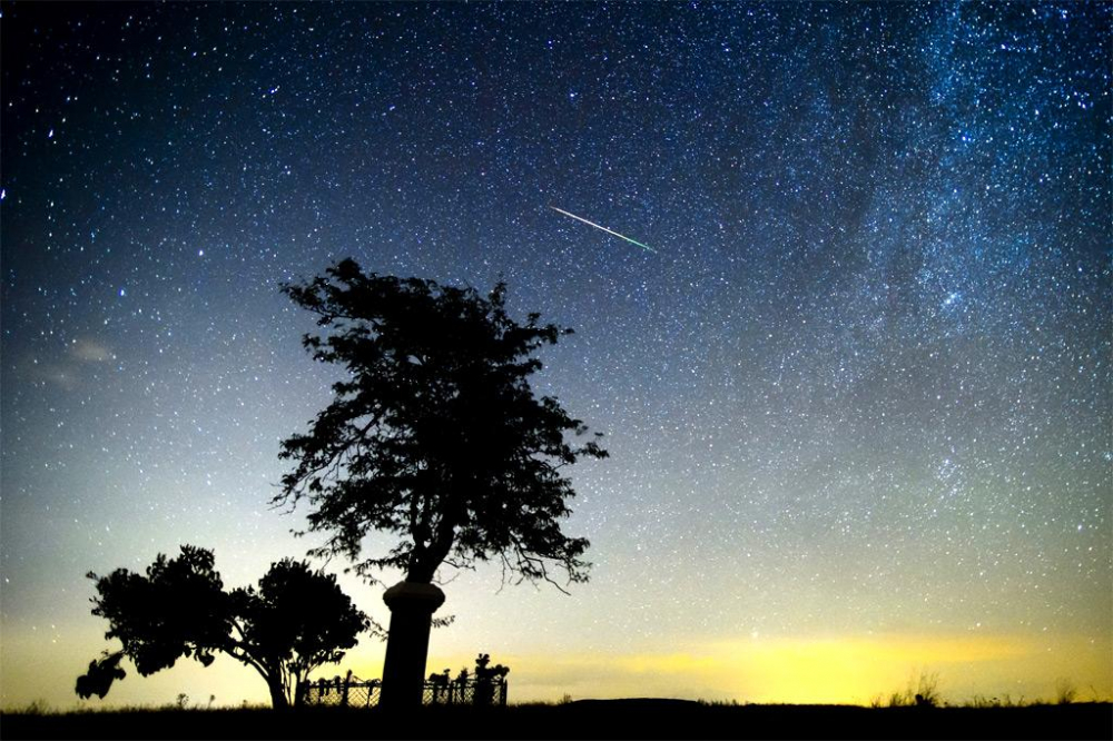 Астрономическите ентусиасти могат да наблюдават пика на метеорния поток Лириди