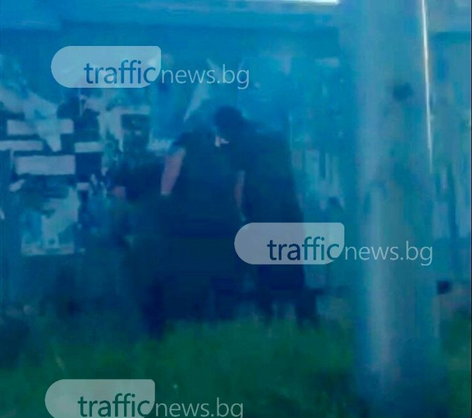 Зрелищна полицейска акция в ромската махала на Пловдив, масови арести
