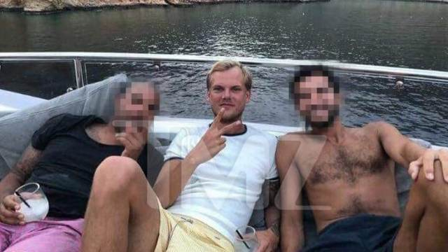 Нова СНИМКА разкрива какво е правил световноизвестният диджей Avicii ден преди да го открият мъртъв в курорт в Оман 