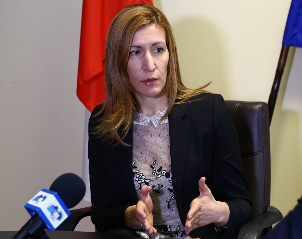 Министър Ангелкова обясни защо туроператори продължават да лъжат клиентите и как да се опазим от това