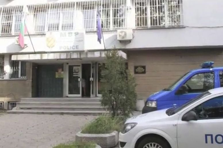 Ексклузивно и само в БЛИЦ: Зам.-шефът на затвора в Пазарджик тероризира полицаи заради разюздения си син