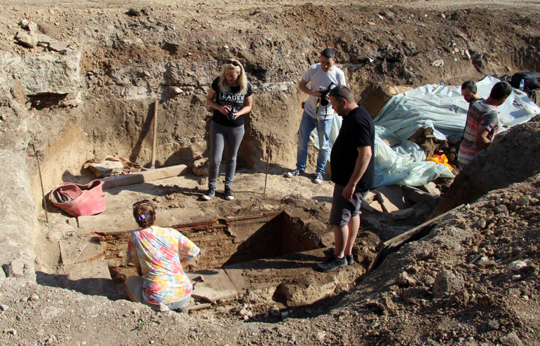 Откриха нещо уникално в гроб насред Стара Загора