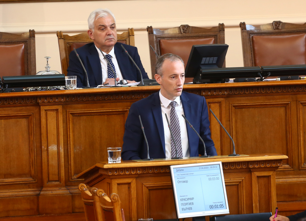 Министър Вълчев похвали учителите