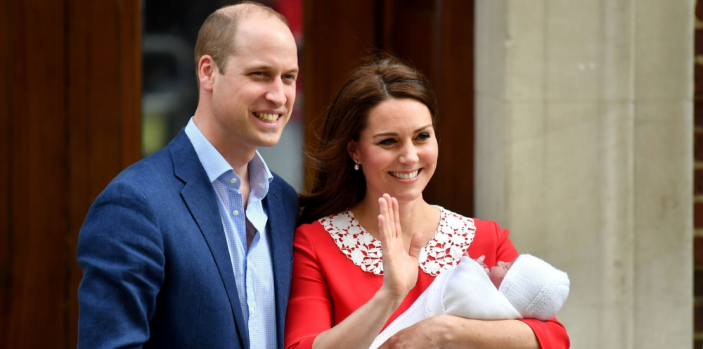 Извънредно от Лондон! Кейт и Уилям обявиха как се казва новороденият принц (СНИМКИ)