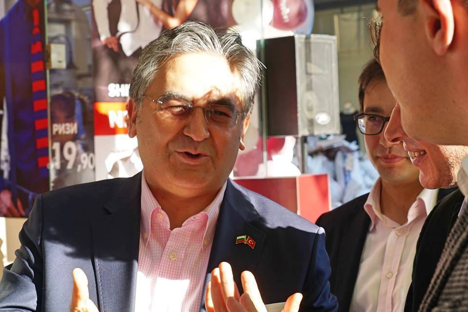 Турският посланик Хасан Улусой откри бутик за мъжки ризи (СНИМКИ)