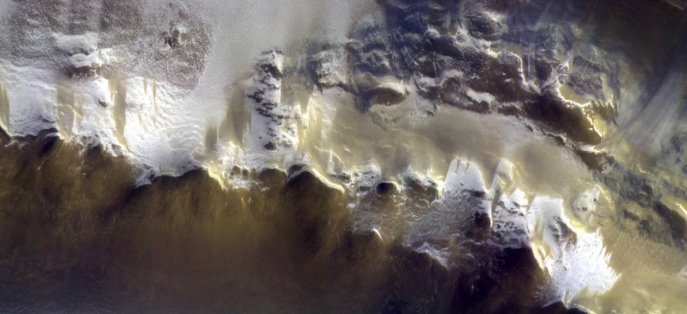 Човешко око за пръв път вижда това! Изумителни СНИМКИ от леда на Марс 