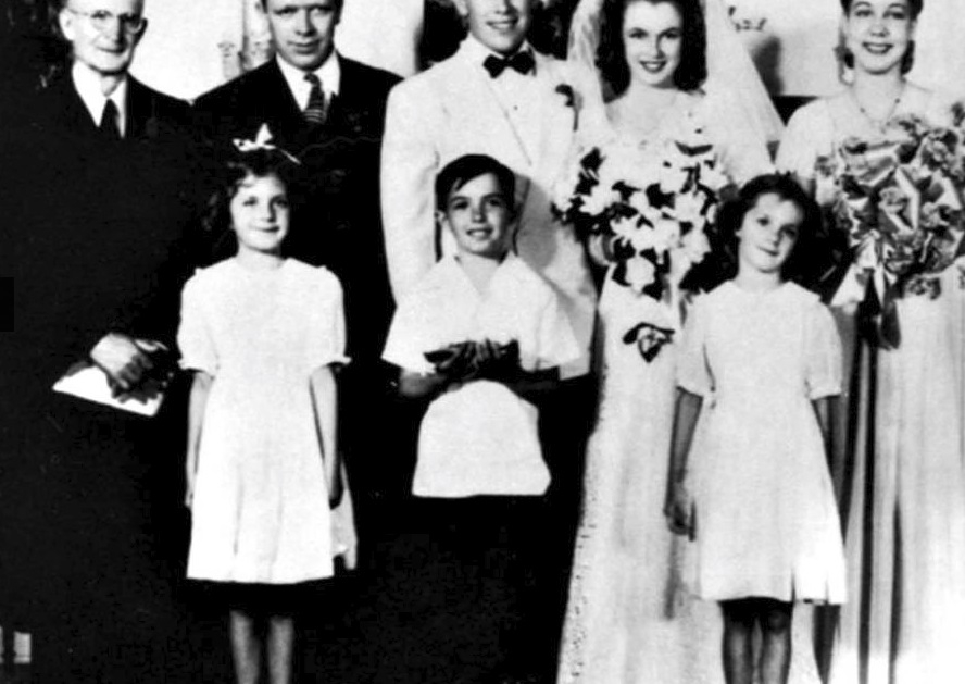 16-годишната Мерилин Монро била лудо влюбена по време на първата си сватба (СНИМКИ)