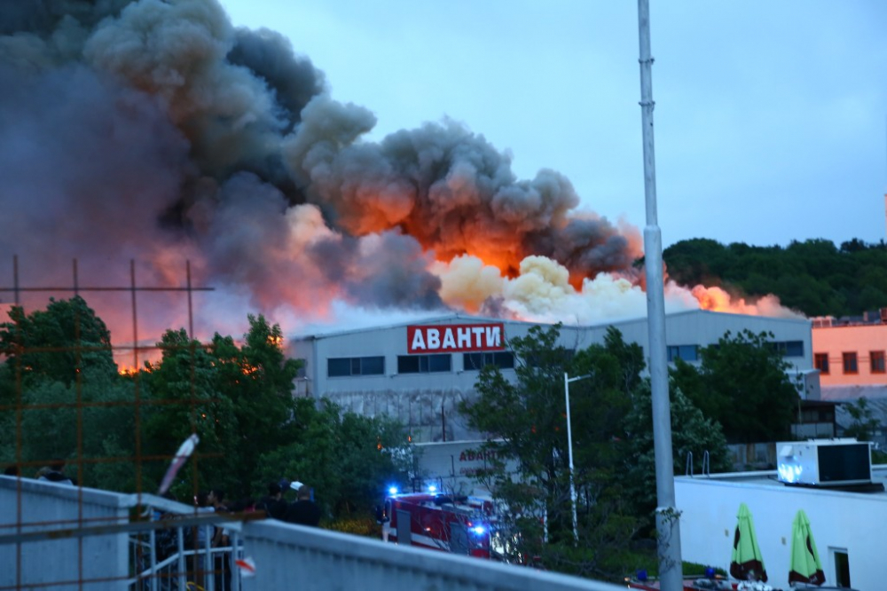 Само в БЛИЦ! Пожарът за 4 млн. лева в "Аванти" - зловещо предупреждение към бизнесдамата Попова!
