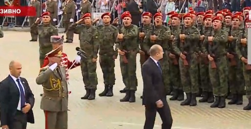 Започна военният парад в София! Уникални СНИМКИ от авиобаза Граф Игнатиево