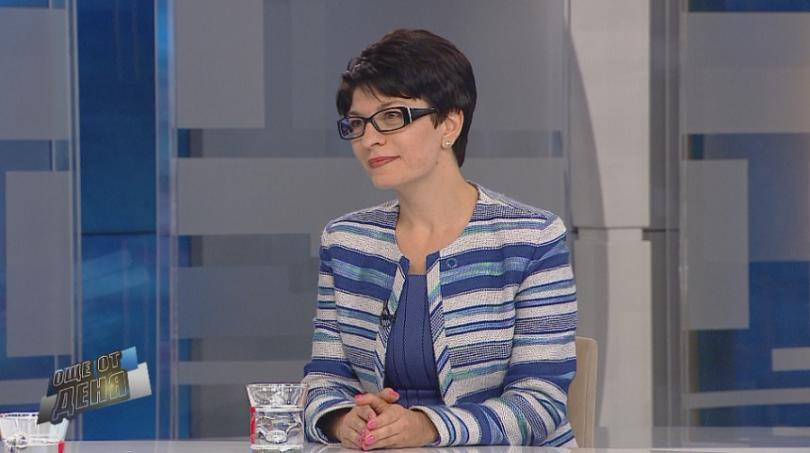 Десислава Атанасова обясни има ли нещо драматично в срещата между Каракачанов и Нинова