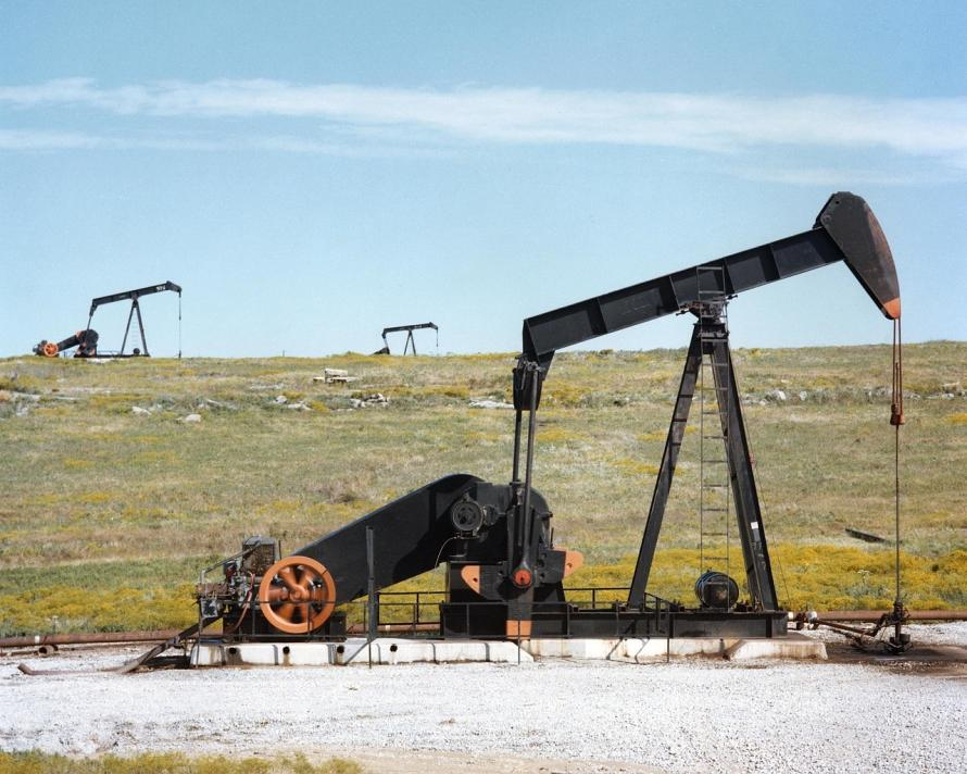 Страхове охладиха петролните пазари