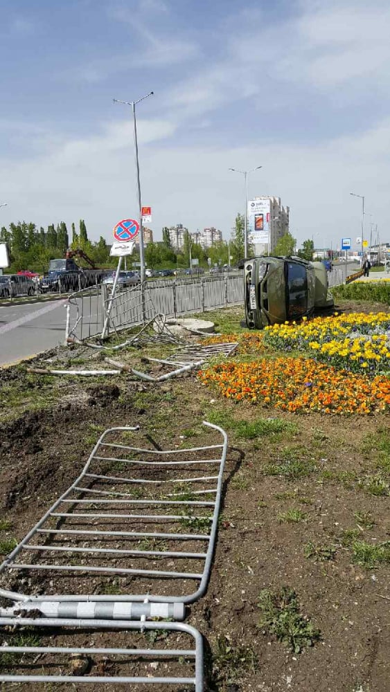 Очевидец до БЛИЦ: Докога ще продължава това безобразие на бул. "Александър Малинов" в София (СНИМКИ)