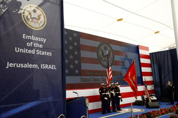 Тръмп за посолството на САЩ в Йерусалим: Нека бъде мир! (СНИМКИ/ВИДЕО)