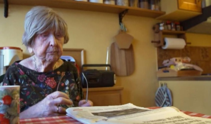 105-годишната бабка Дагни шашардиса всички с това, което прави (ВИДЕО)