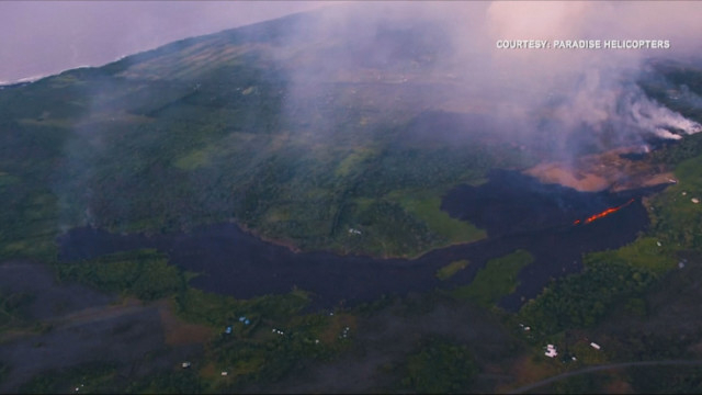 На Хаваите става все по-страшно! Вулканът изхвърли скали колкото микровълнова печка