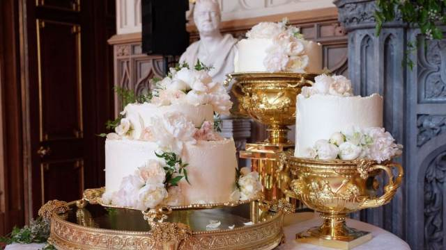 Да надникнем в менюто на кралската сватба: От скариди и пушена сьомга до агнешки крокети и шампанско 