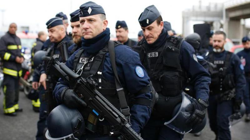 Арестуваха българин във Франция по подозрения в тероризъм