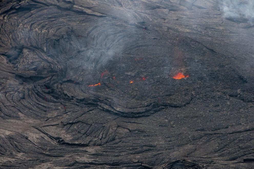 На Хаваи става все по-ужасяващо! Огнена лава тръгна към електростанция (СНИМКИ/ВИДЕО)
