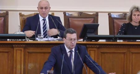 Тома Биков и Таско Ерменков в свирепа схватка в парламента! Ще подаде ли оставка червеният депутат?