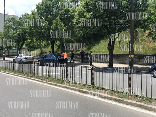 Спецченгета щурмуваха къщата на собственик на пункт за регистрация на автомобили в Благоевград