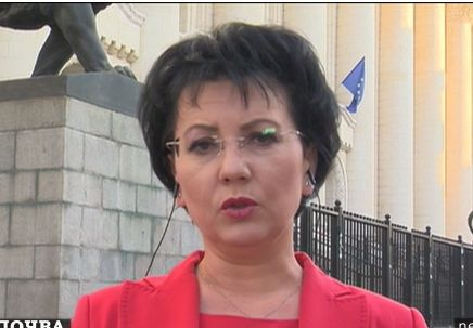 Румяна Арнаудова разкри подлата схема, която е въртял шефът на КАТ в Благоевград 