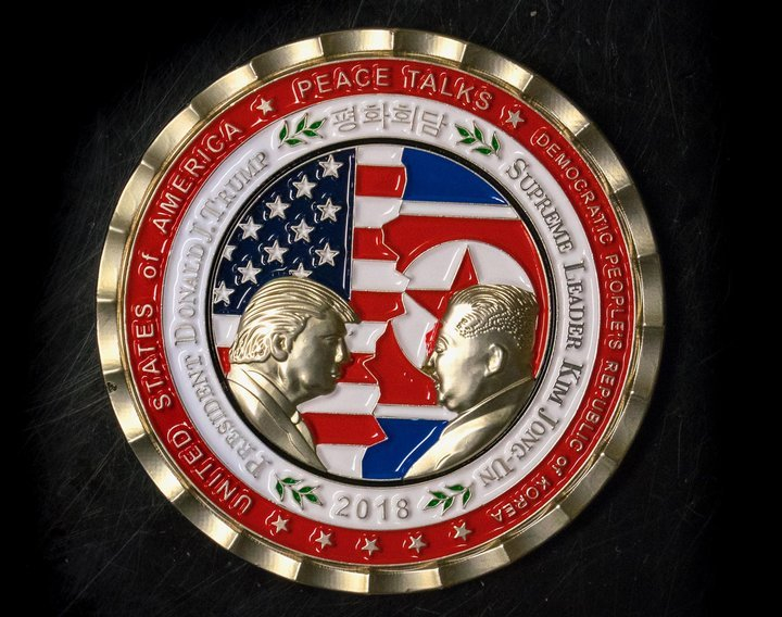 Разпродават като топъл хляб монетите за срещата Тръмп-Ким и то с отстъпка 